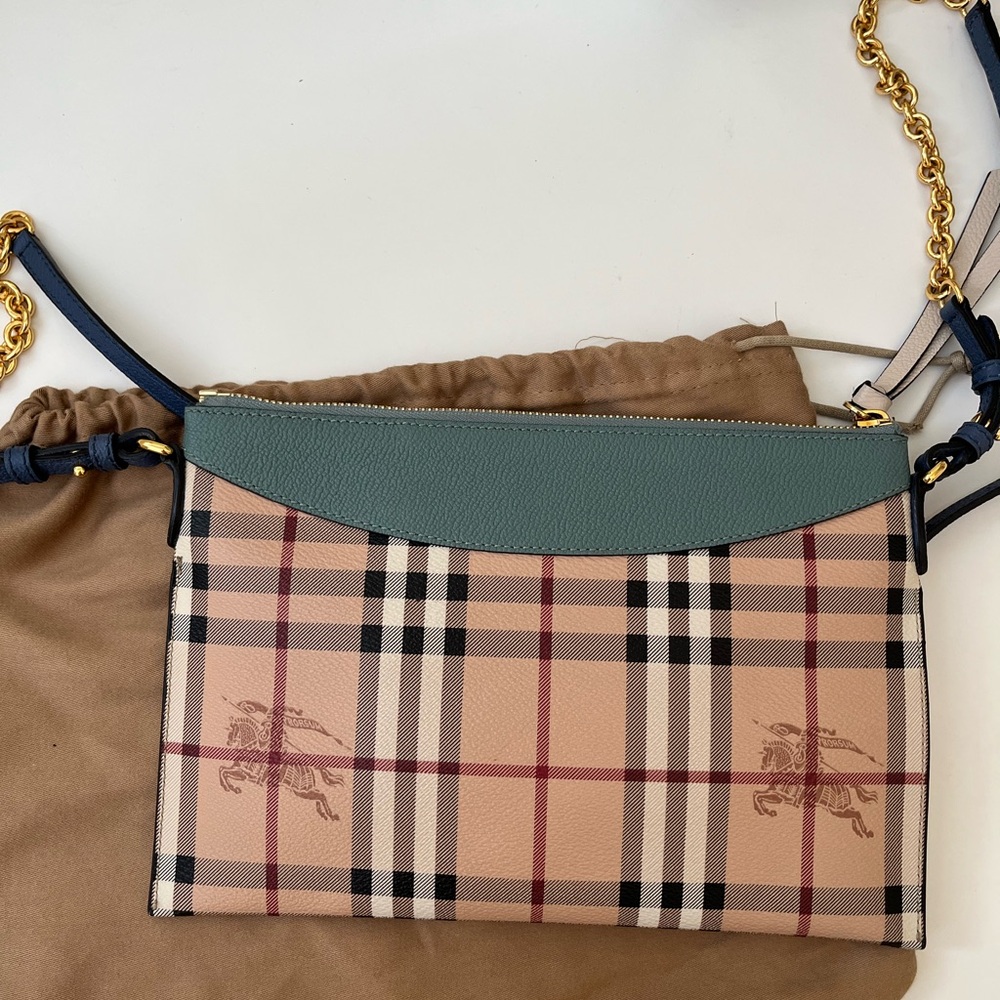Auth Burberry Check Clutch with Gold Chain - Picture 3 of 3